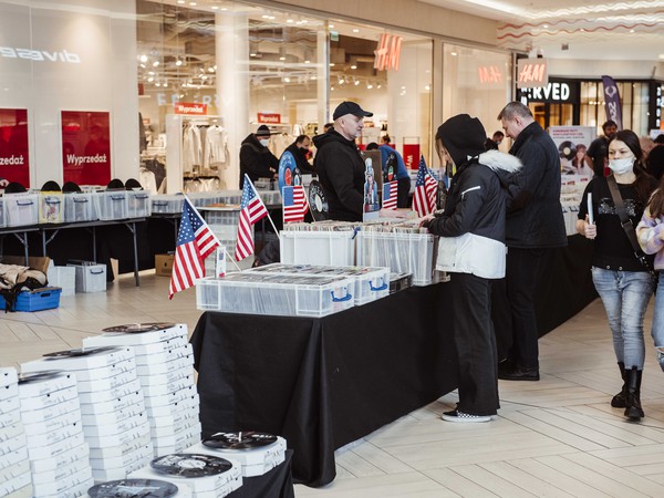 kiermasz płyt (3).jpg