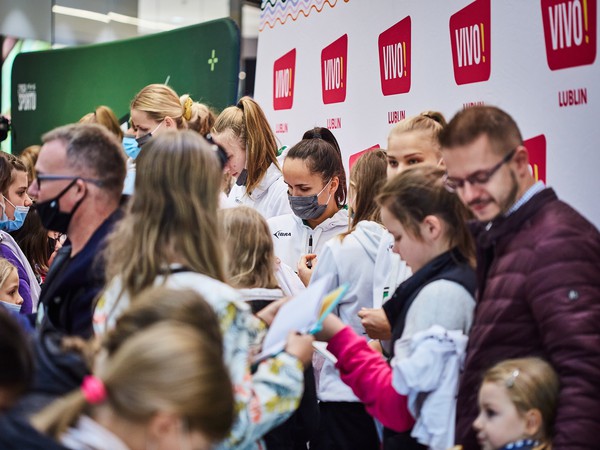 VIVO_1067_Pszczółki AZS.jpg