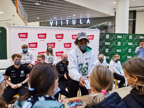 VIVO_1041_Pszczółki AZS.jpg