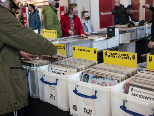 kiermasz płyt (6).jpg