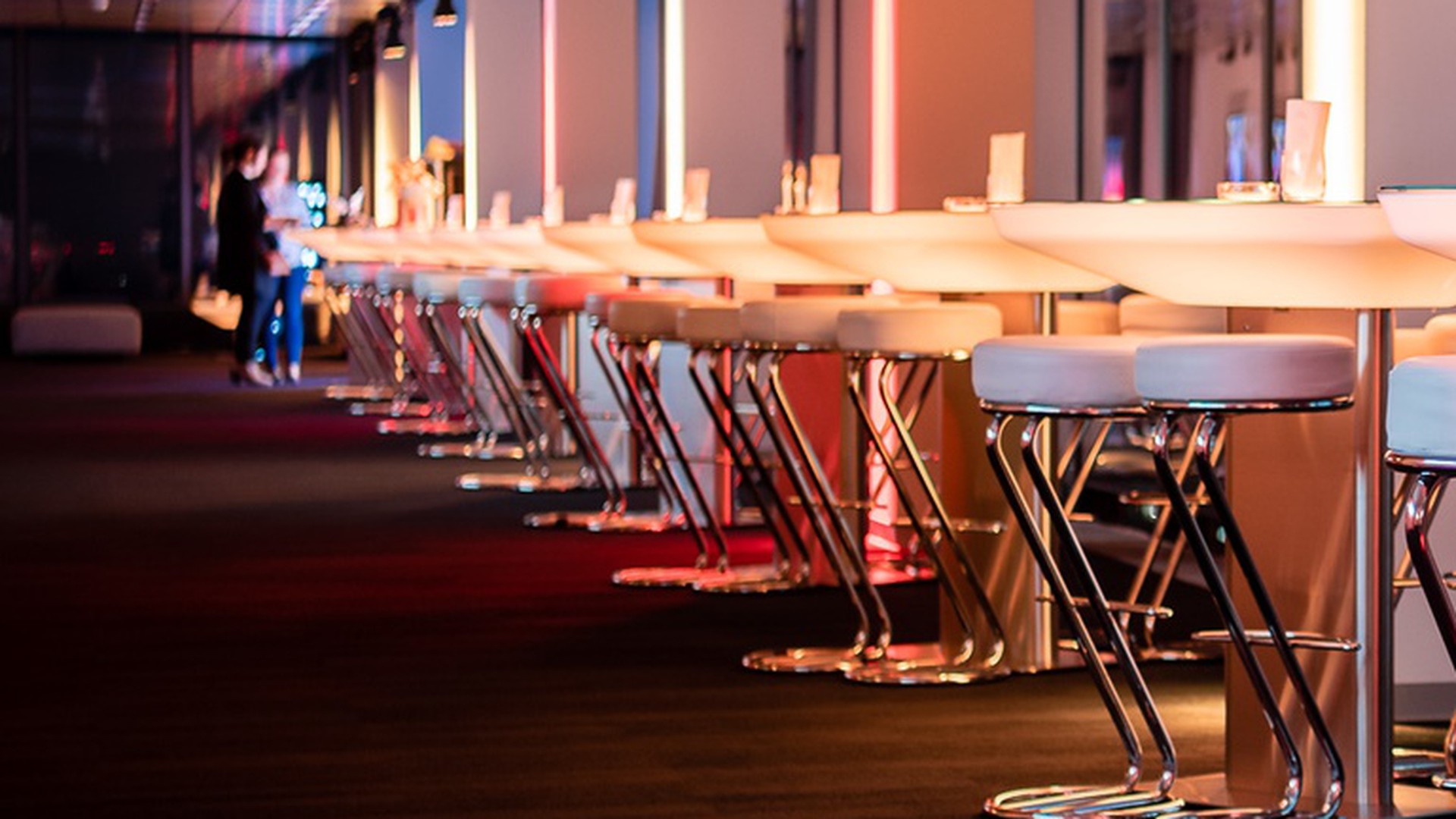 Barhocker_weiß rund 2.jpg