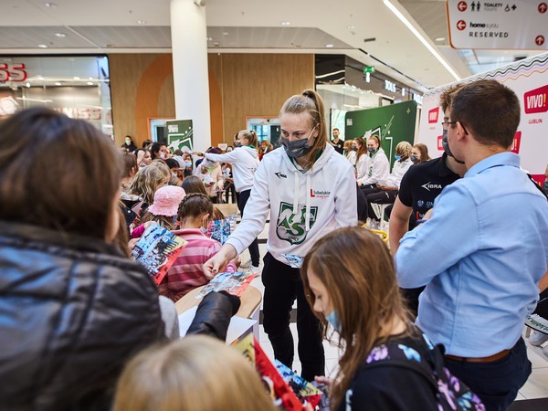 VIVO_1036_Pszczółki AZS.jpg