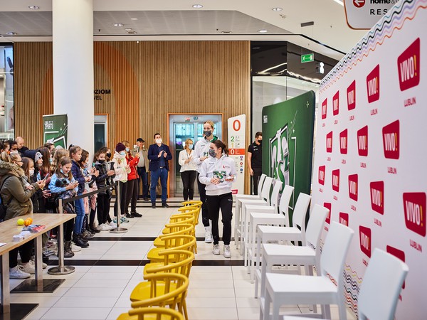 VIVO_1011_Pszczółki AZS.jpg