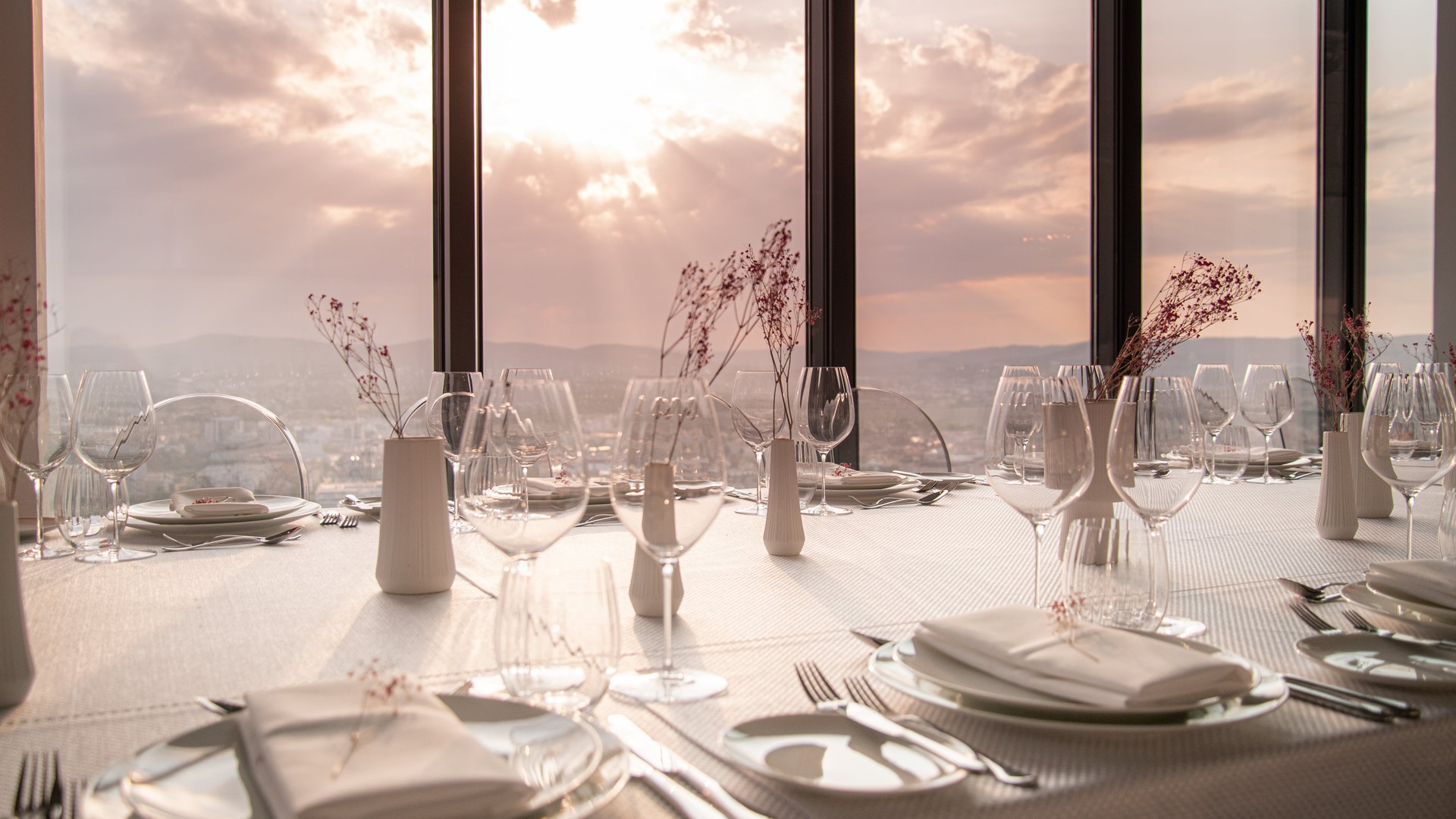 Weihnachtstafel in der Eventlocation ThirtyFive in Wien-min.jpg