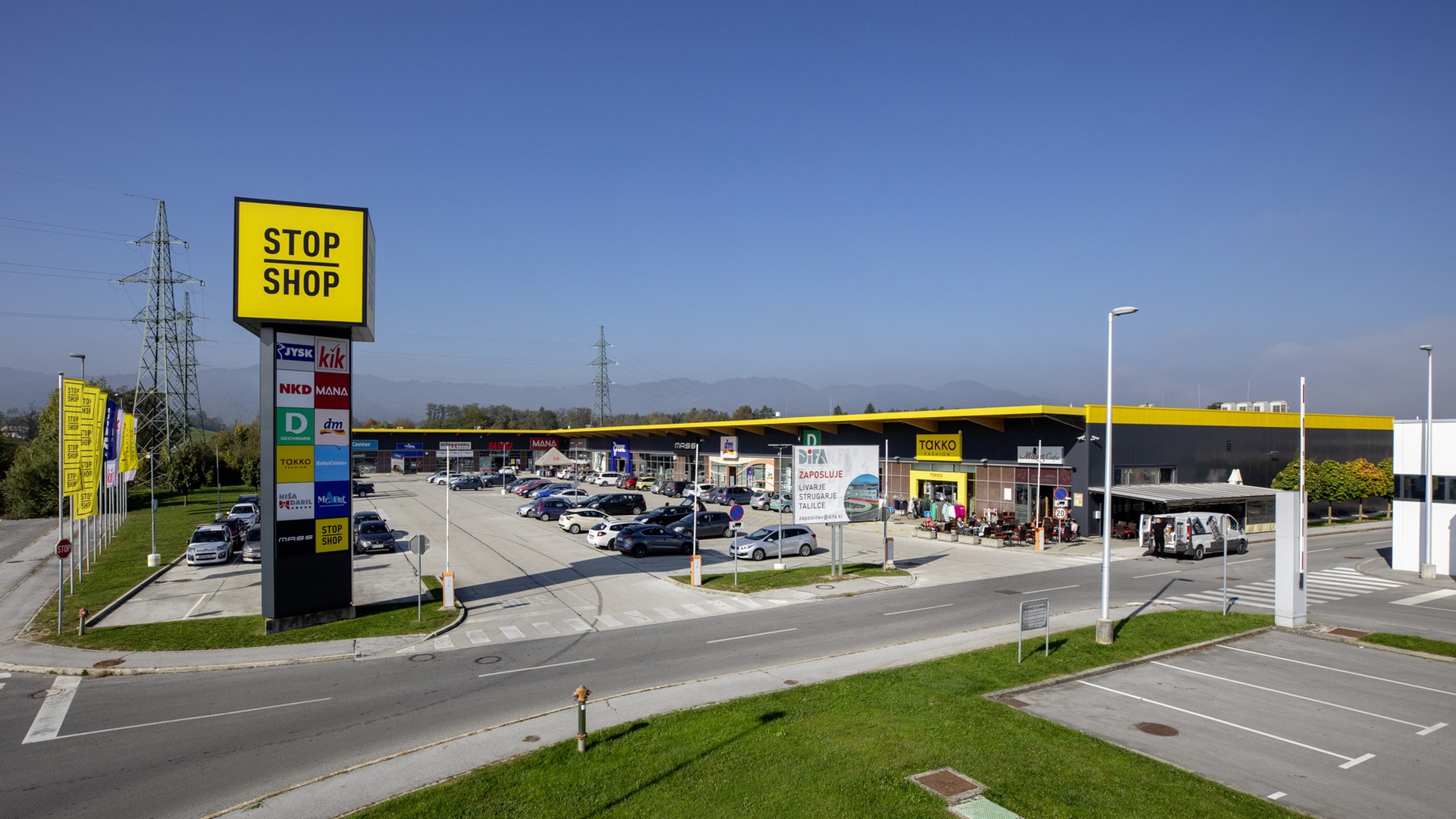 95113_STOP SHOP Skofja Loka_Outdoor_2.jpg