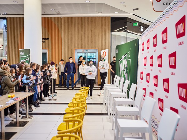 VIVO_1010_Pszczółki AZS.jpg