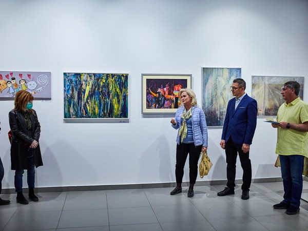 VIVO_1341_Wystawa dla Ukrainy-kopia.jpg