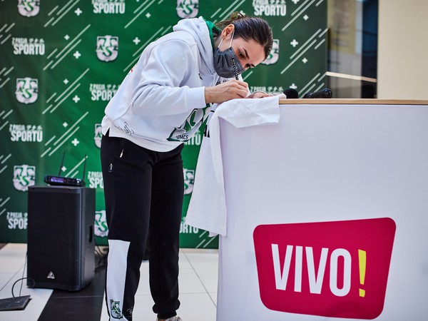 VIVO_1074_Pszczółki AZS.jpg