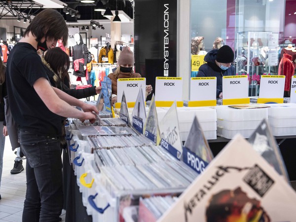 kiermasz płyt (12).jpg