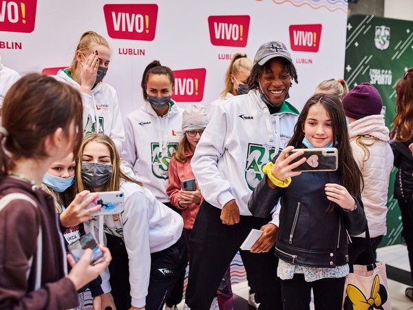 VIVO_1060_Pszczółki AZS.jpg