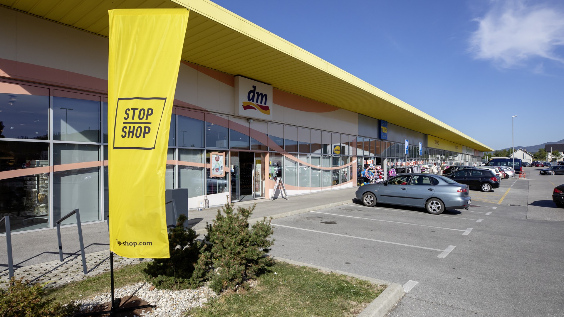 95106_STOP SHOP Postojna_Outdoor_13.jpg