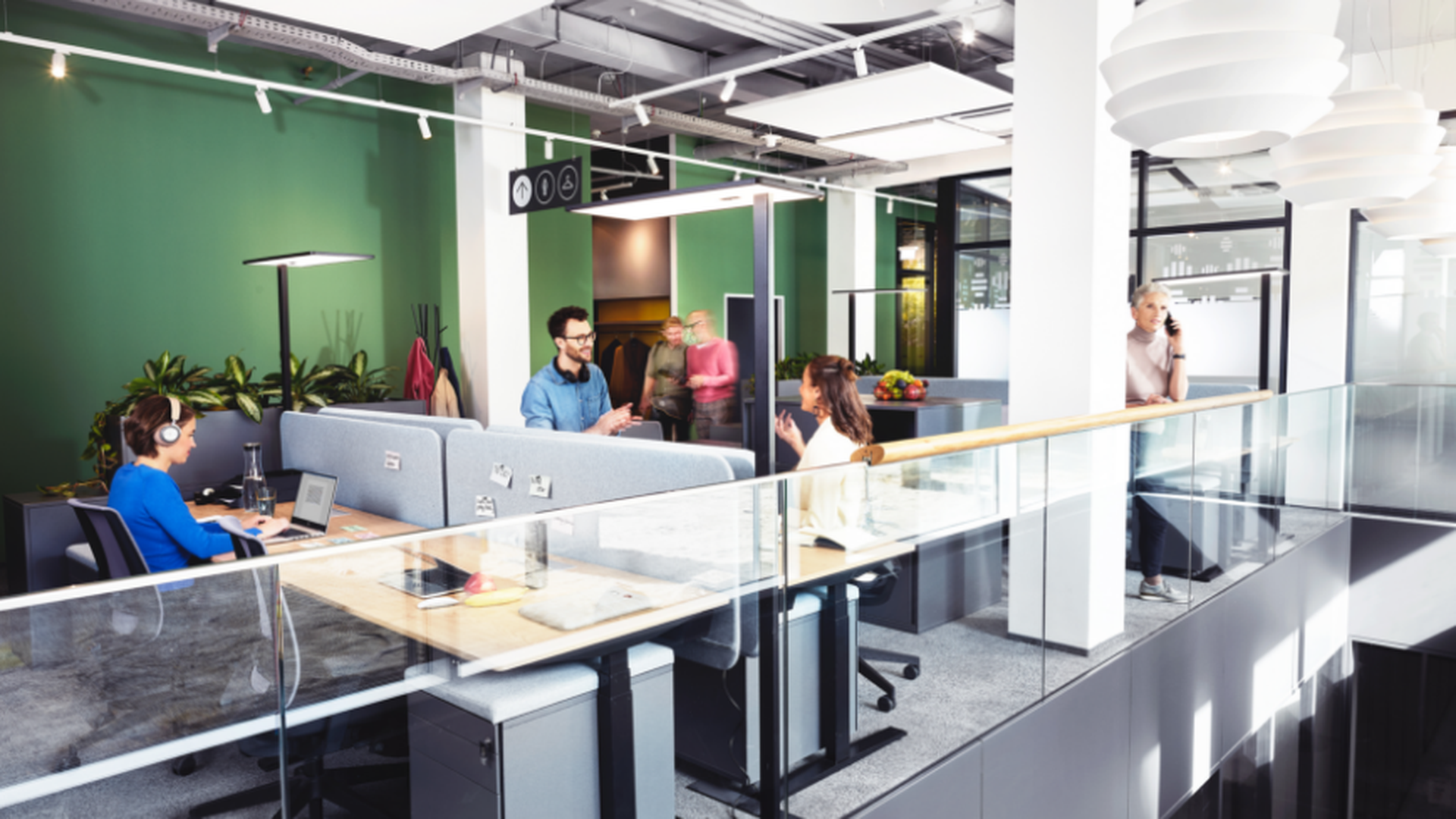 My_Desk_ Hive121063_Look_people_v03_AR A4.png