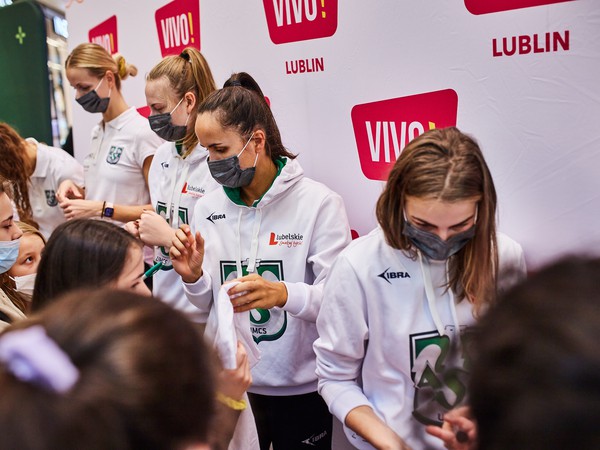 VIVO_1085_Pszczółki AZS.jpg