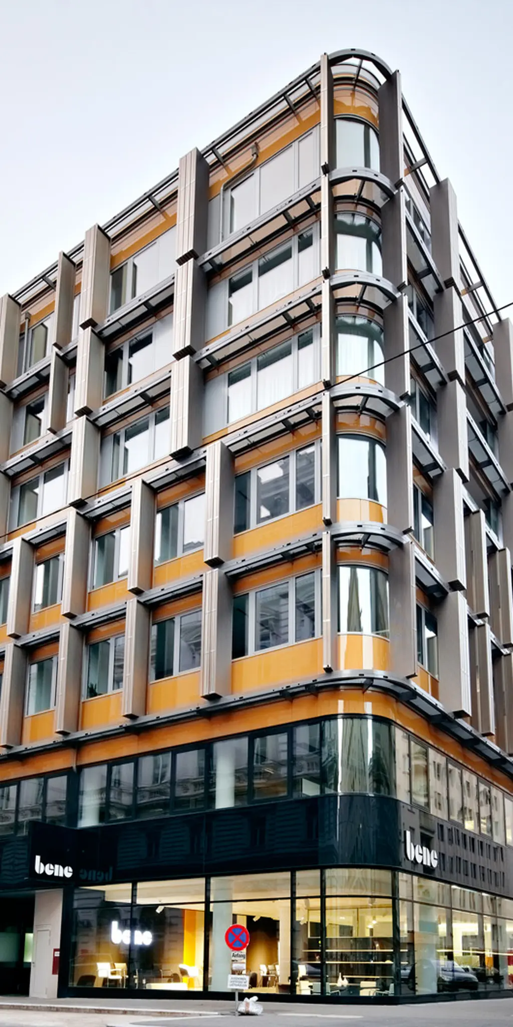 AT_Wien_Neutor_c_Christina_Haeusler_530x1060.jpg