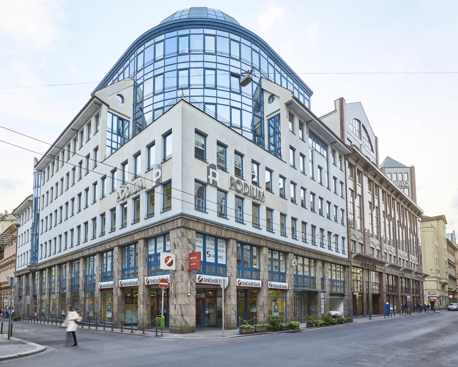 Pódium, Budapest