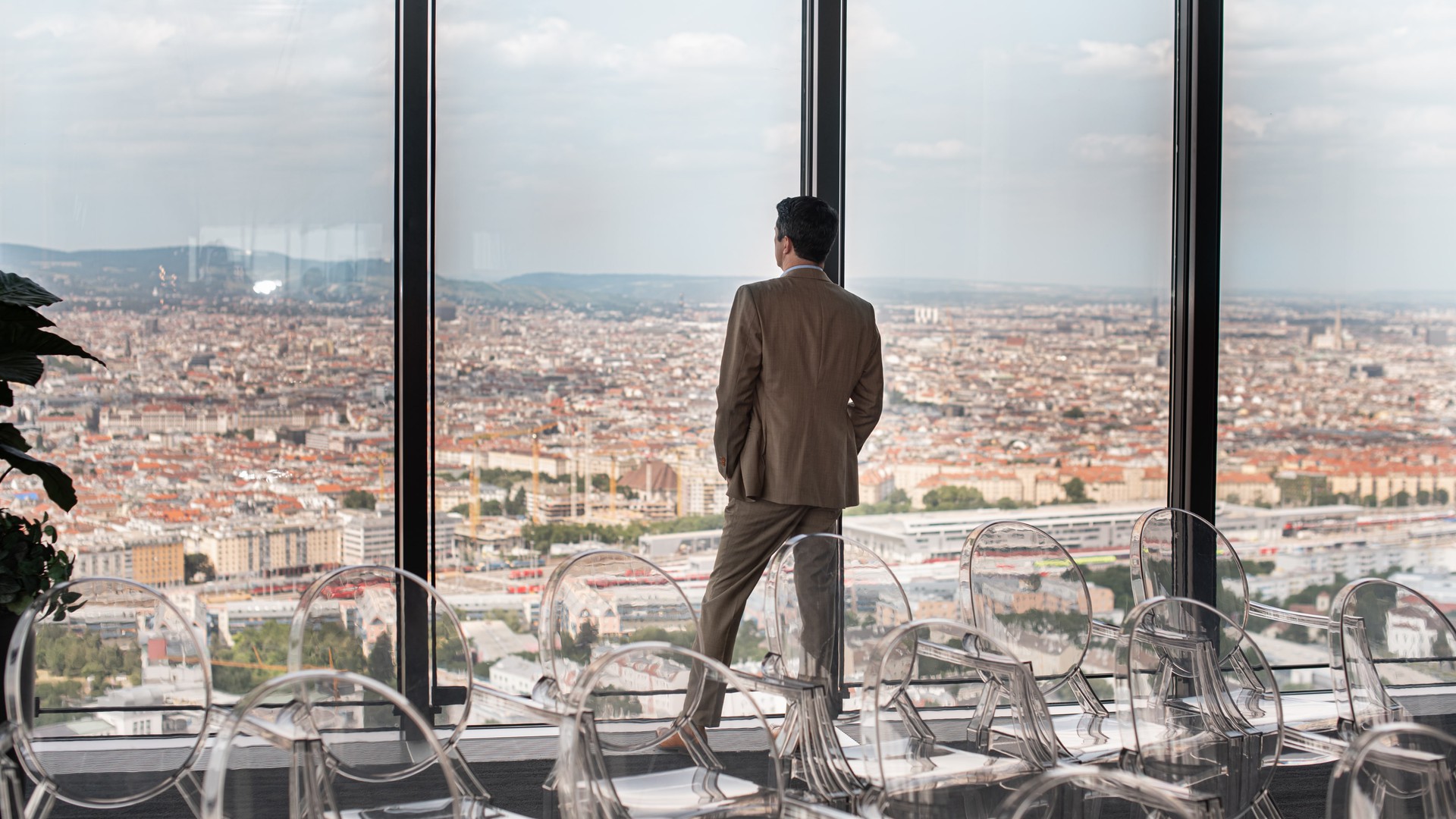 Gast bei einer Präsentation in Wiens höchster Eventlocation-min.jpg
