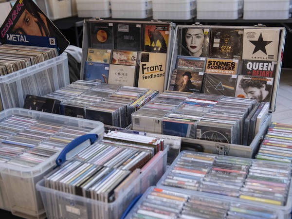 kiermasz płyt (11).jpg