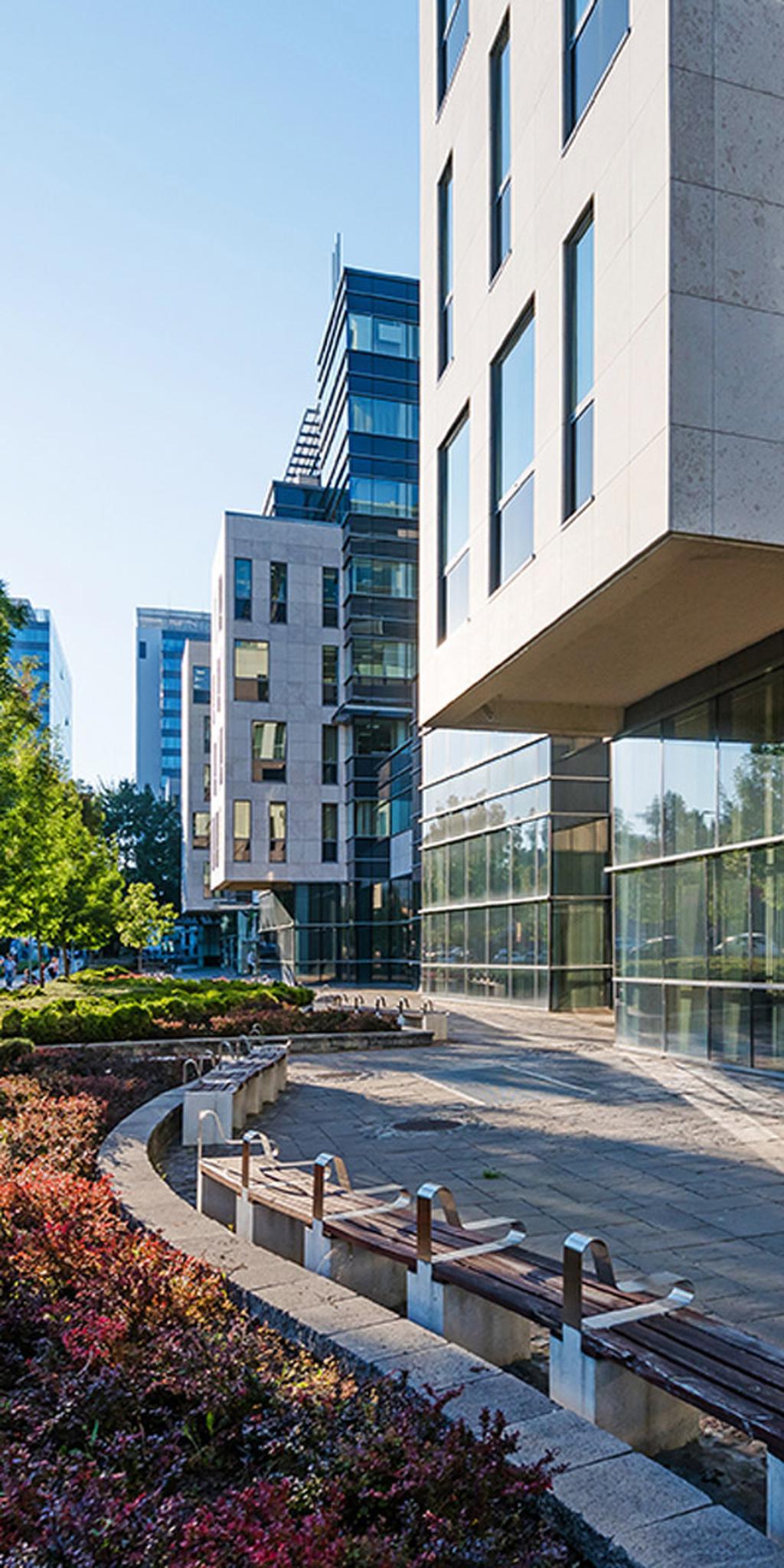 Gateway-Office-Park-530x1060-c-CPI-Property-Group.jpg