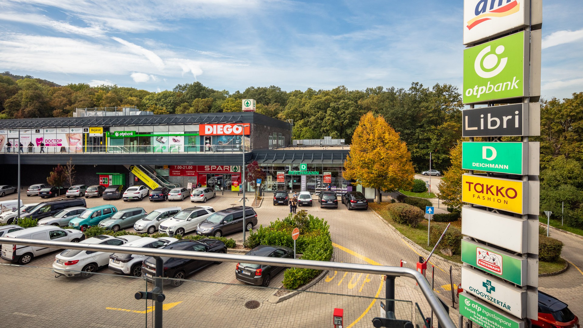STOP SHOP Hűvösvölgy.jpg