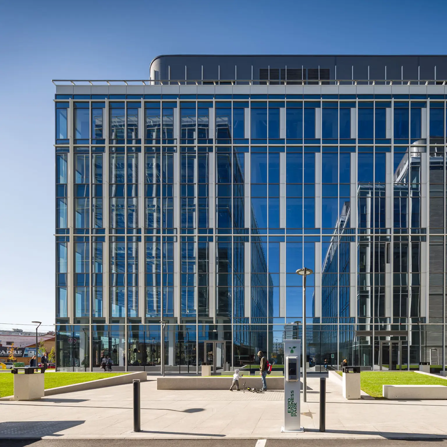 EXPO-BusinessPark-1060x1060-02-c-Dragomir-Cosmin.jpg