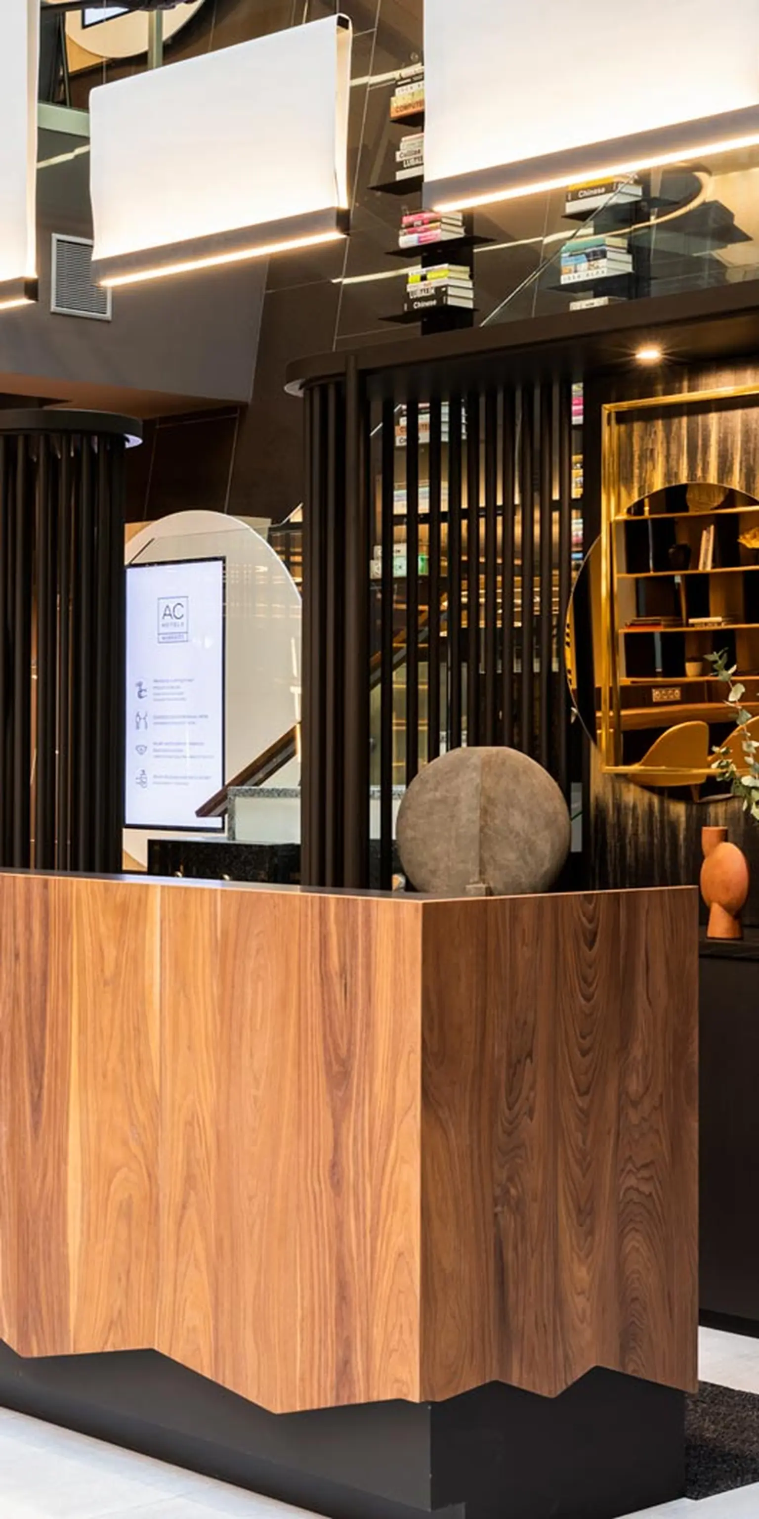 AC-Hotel-Bratislava-Old-Town-Reception-530x1060-c-Legend-Hotels-sro.jpg