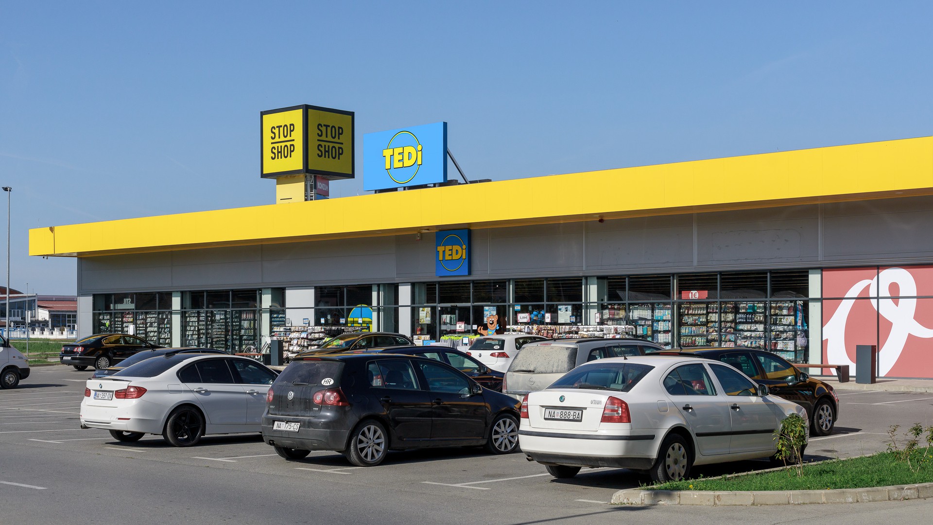 KOVA8324.jpg