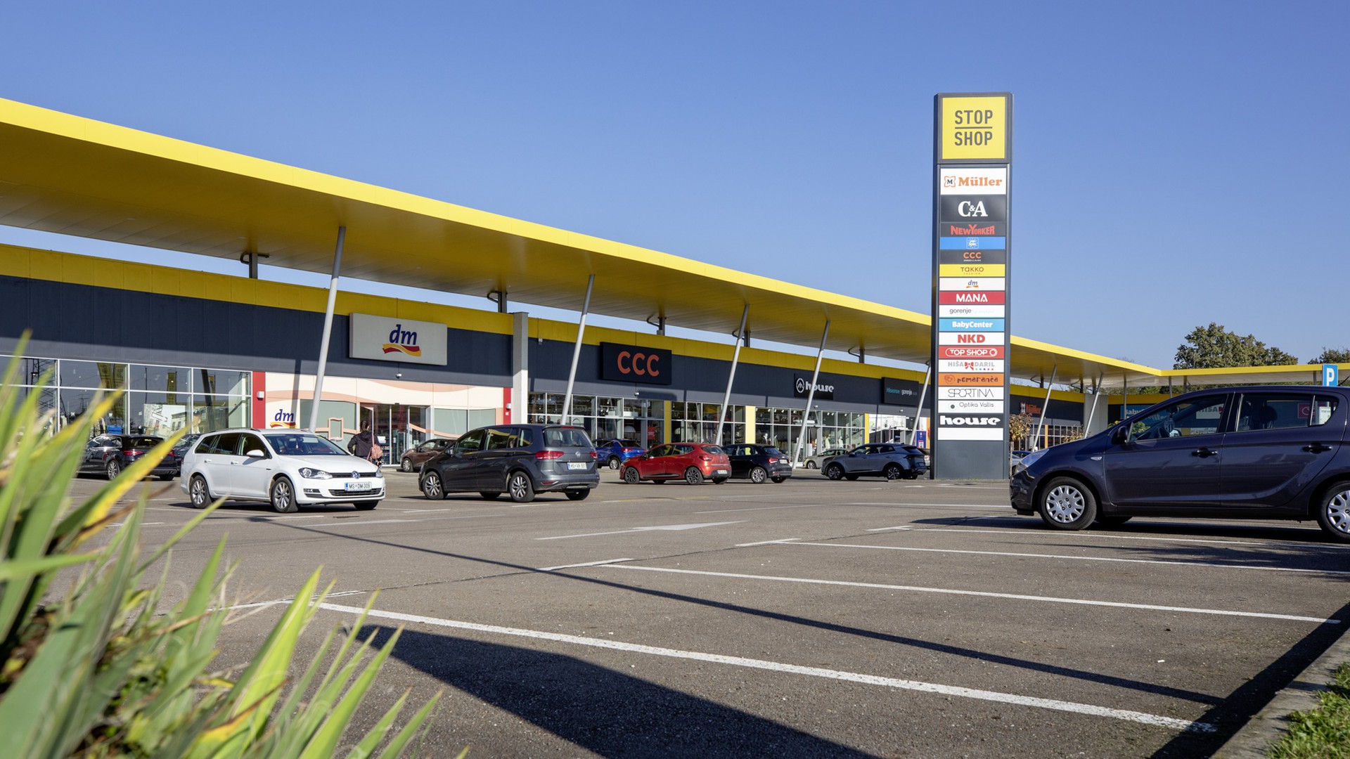 95112_STOP SHOP Murska Subota_Outdoor_12.jpg
