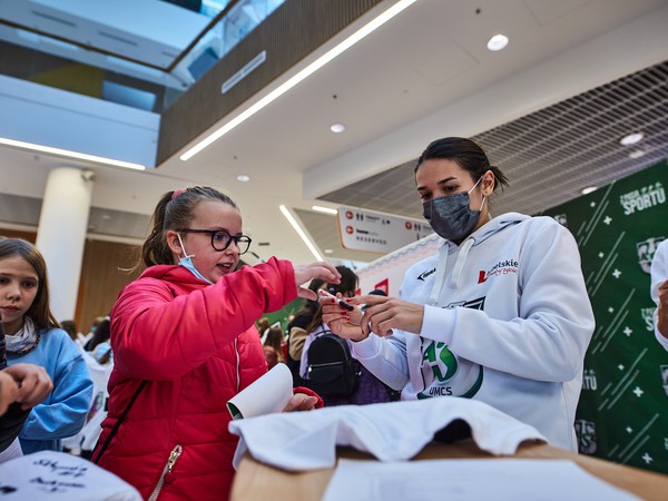 VIVO_1090_Pszczółki AZS.jpg