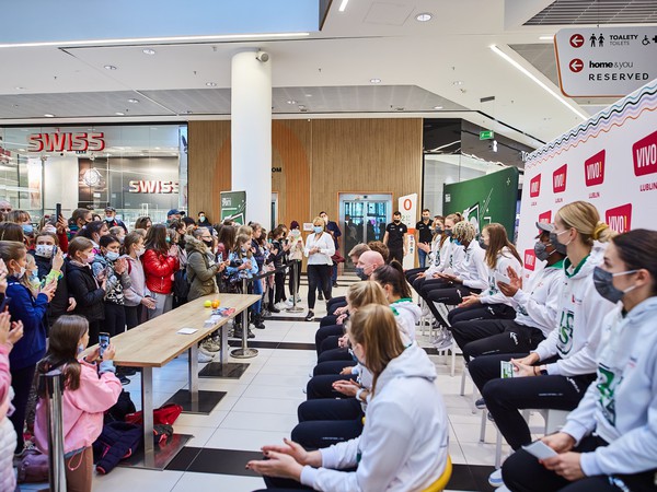 VIVO_1017_Pszczółki AZS.jpg