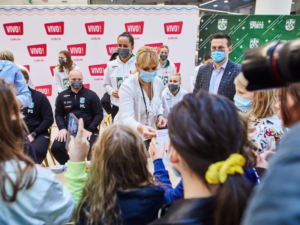 VIVO_1025_Pszczółki AZS.jpg